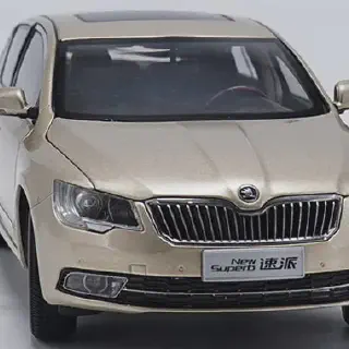 /img/45137-skoda-superb-diecast-collection.webp