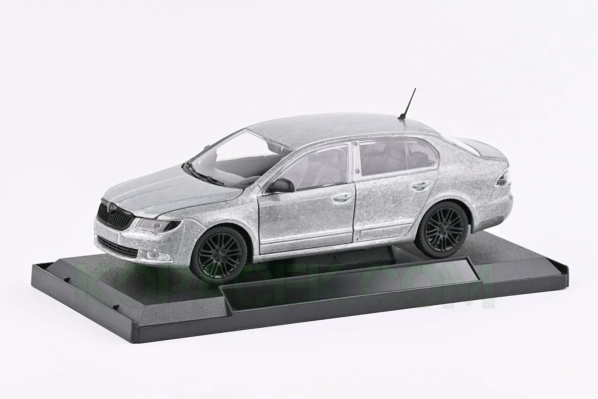 45137 skoda superb diecast models intro