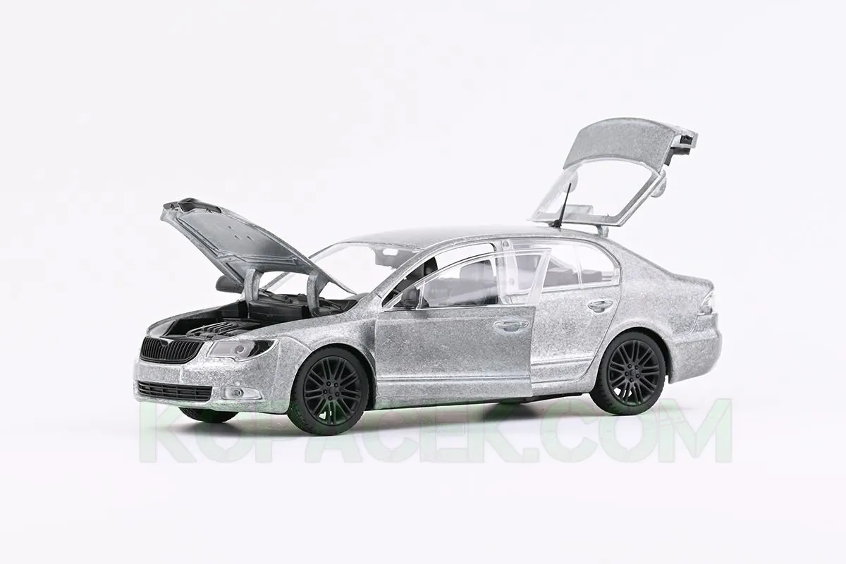 45137 skoda superb mk2 diecast