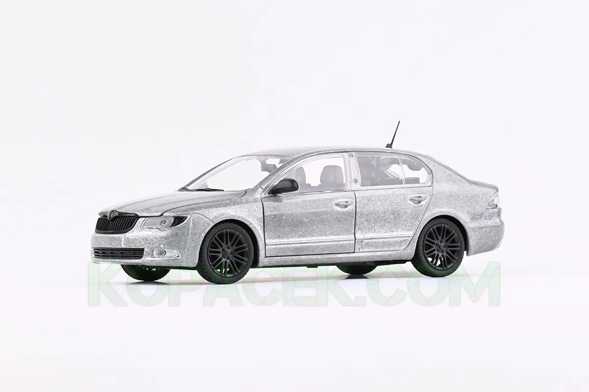 45137 skoda superb mk3 diecast
