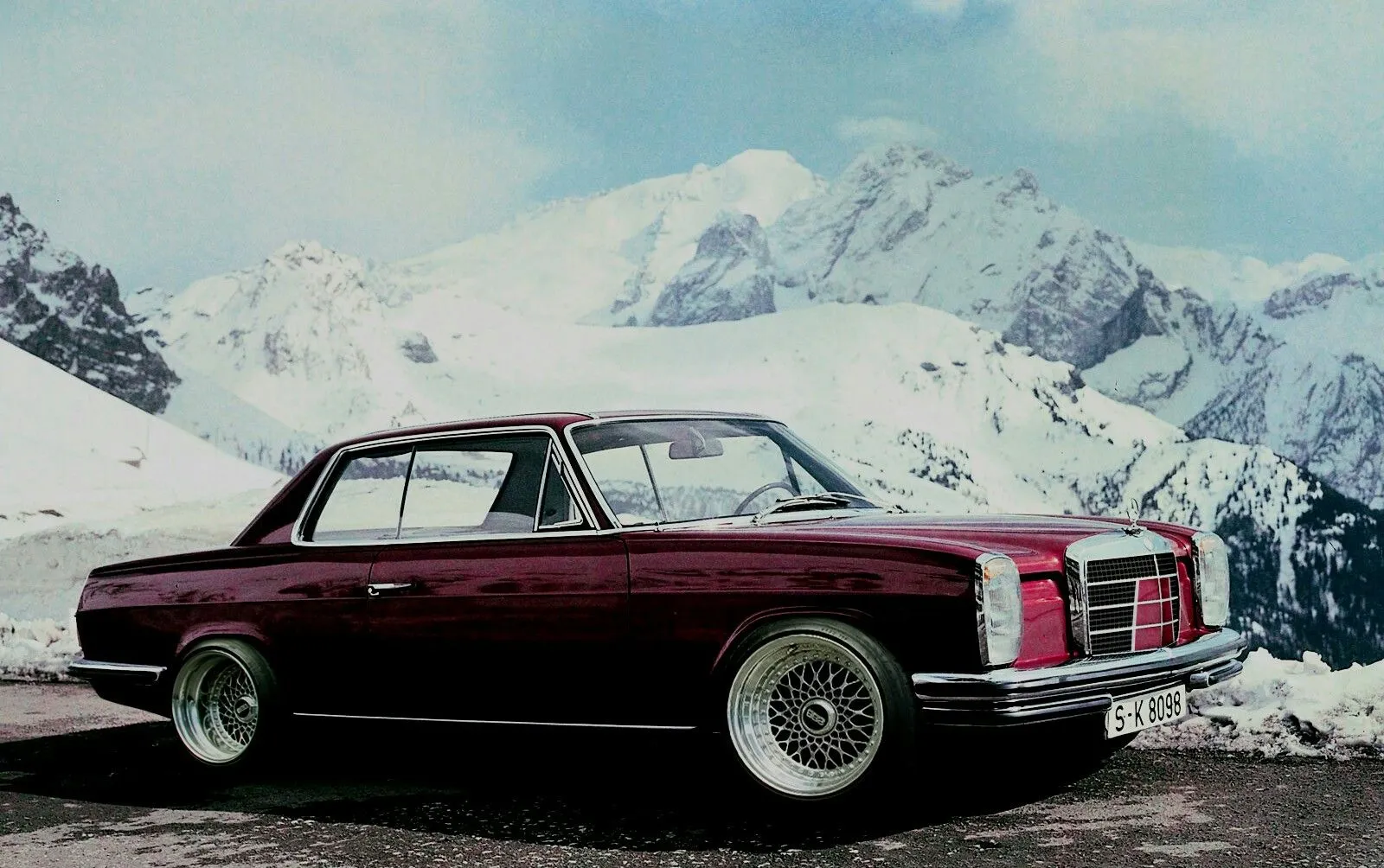 45139 mercedes w114 detailed diecast