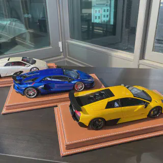 /img/45153-lamborghini-diecast-display.webp