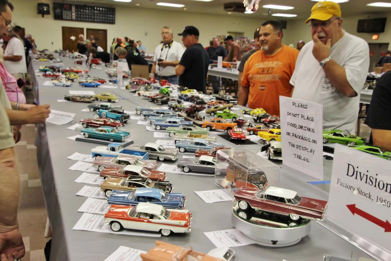 /img/45169-diecast-car-show-uk-collector.webp