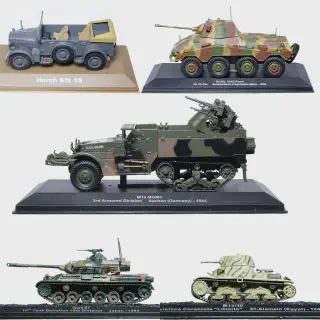 /img/45172-diecast-army-vehicle-cleaning.webp