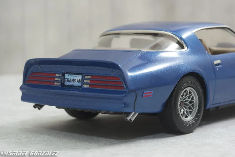 /img/45187-diecast-collection-display.webp