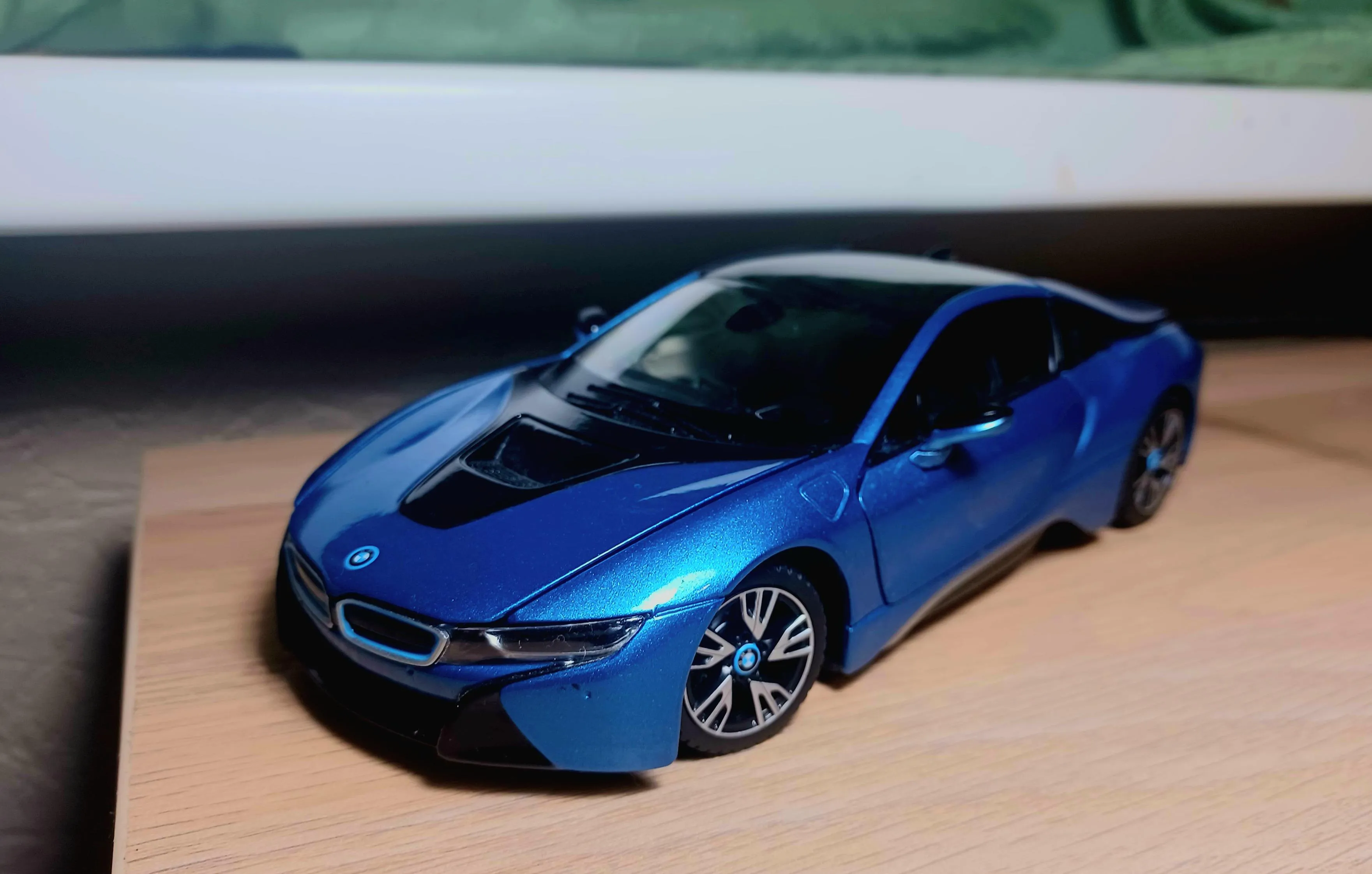 45196 bmw i8 diecast car close up