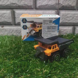 /img/45205-memajang-diecast-mobil.webp