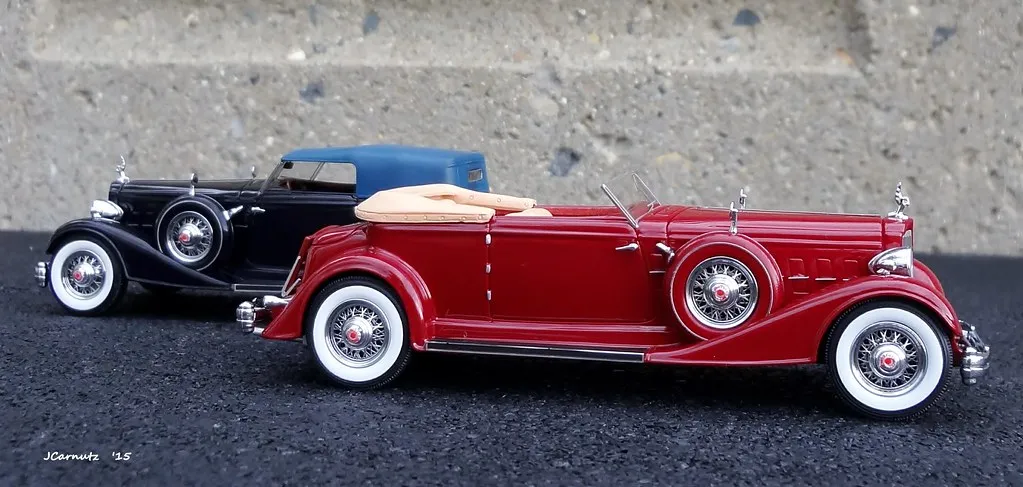 /img/45206-diecast-aircraft-showcase.webp