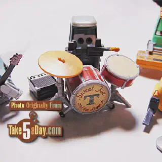 /img/45215-diecast-display.webp