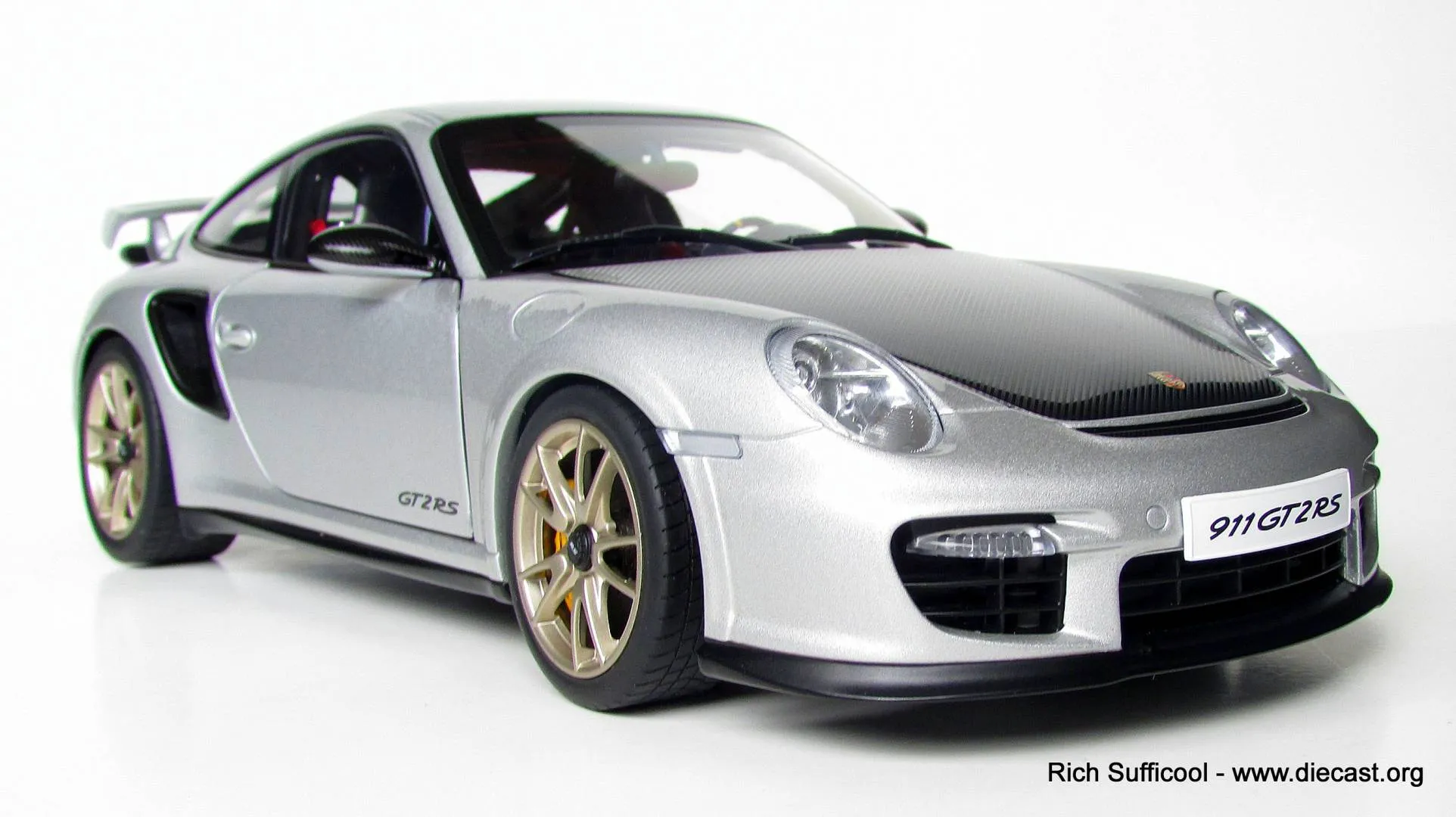 45218 porsche gt2rs diecast material