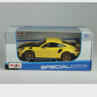 /img/45218-porsche-gt2rs-diecast-show.webp