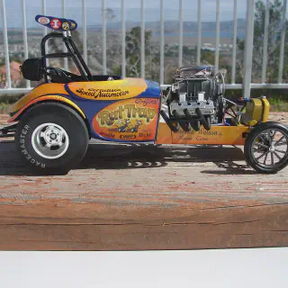 /img/45229-racing-engine-diecast-cleaning.webp