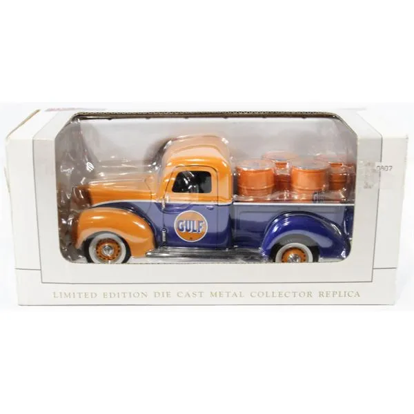 45239 peterbilt gulf diecast truck