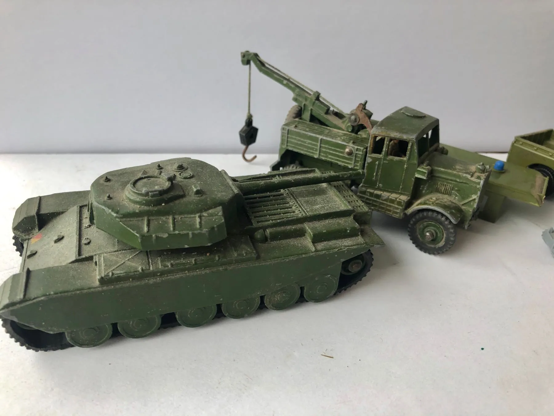 45249 dinky diecast military 1 ton truck