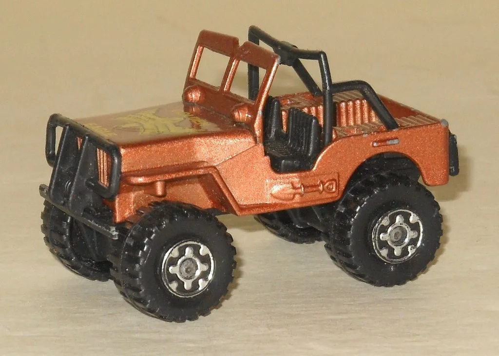 /img/45253-cleaning-diecast-cars.webp