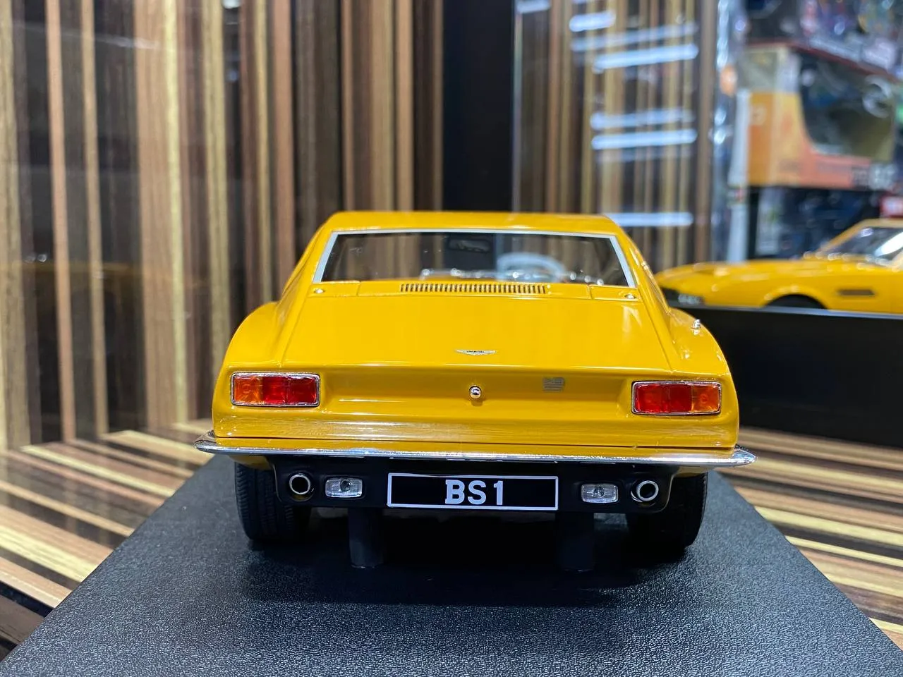 45261 aston martin dbs diecast 1 18 collection
