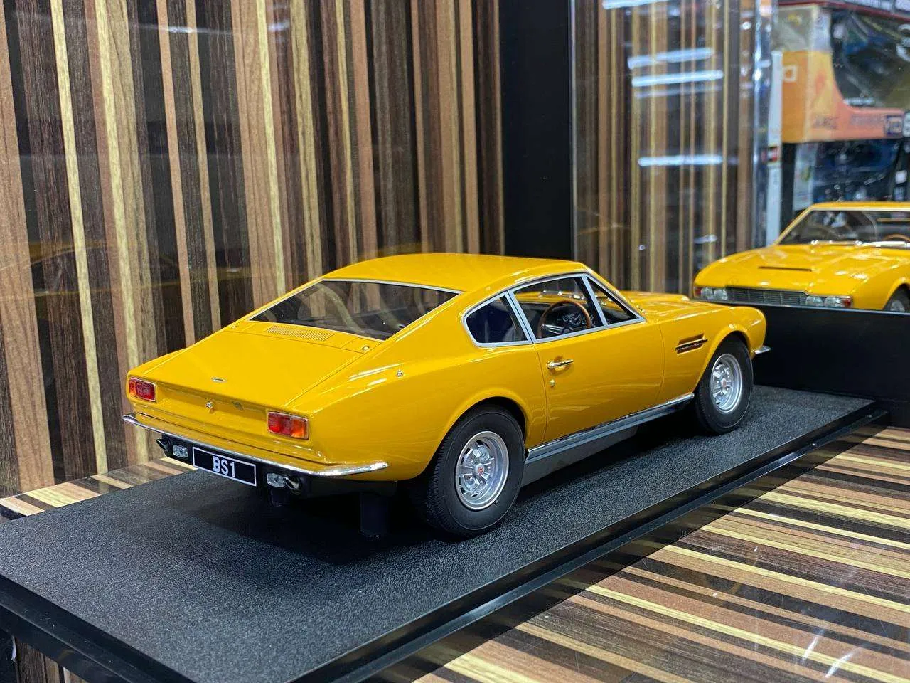 45261 aston martin dbs diecast 1 18 materials