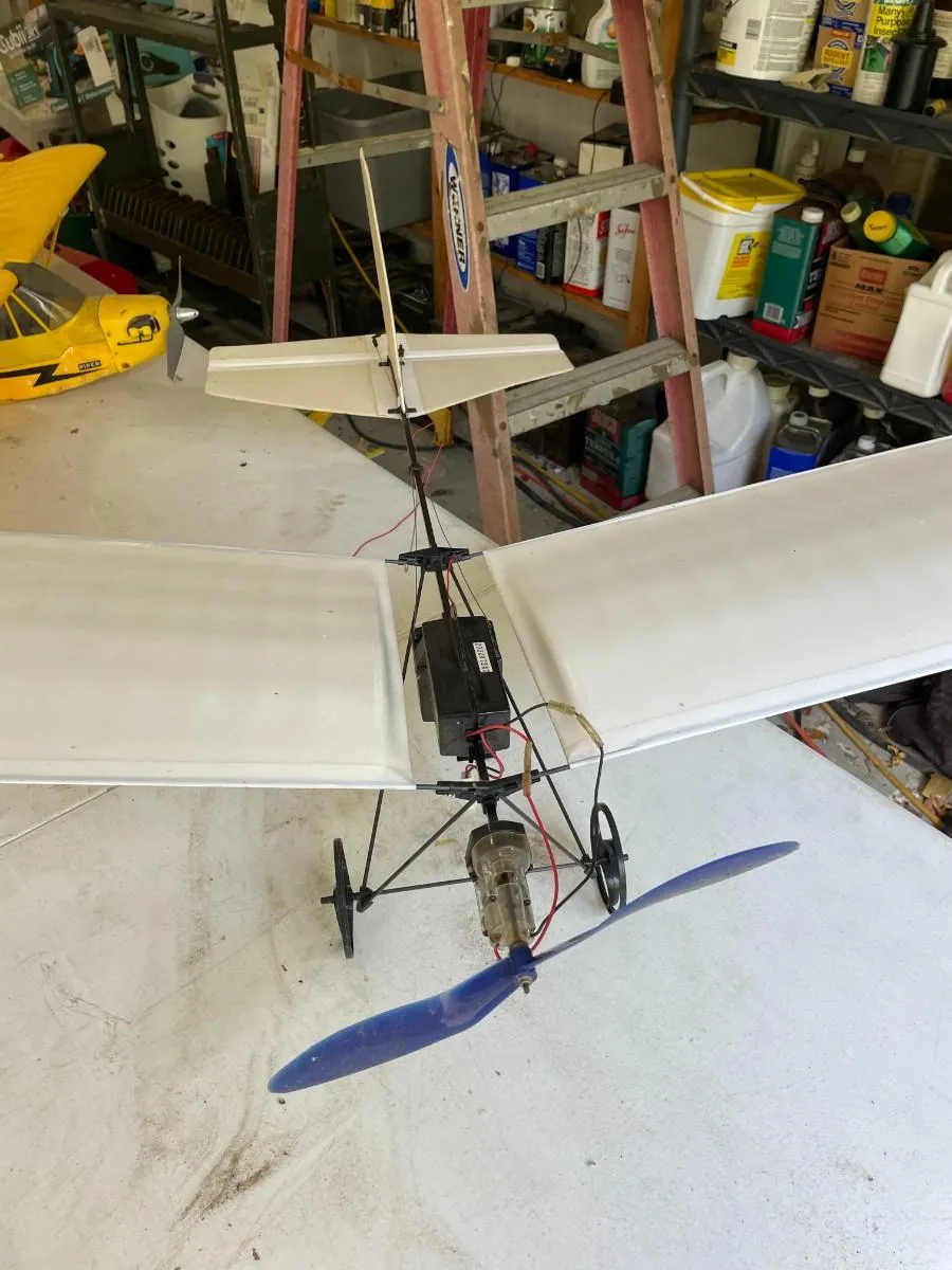 45268 diecast glider model materials