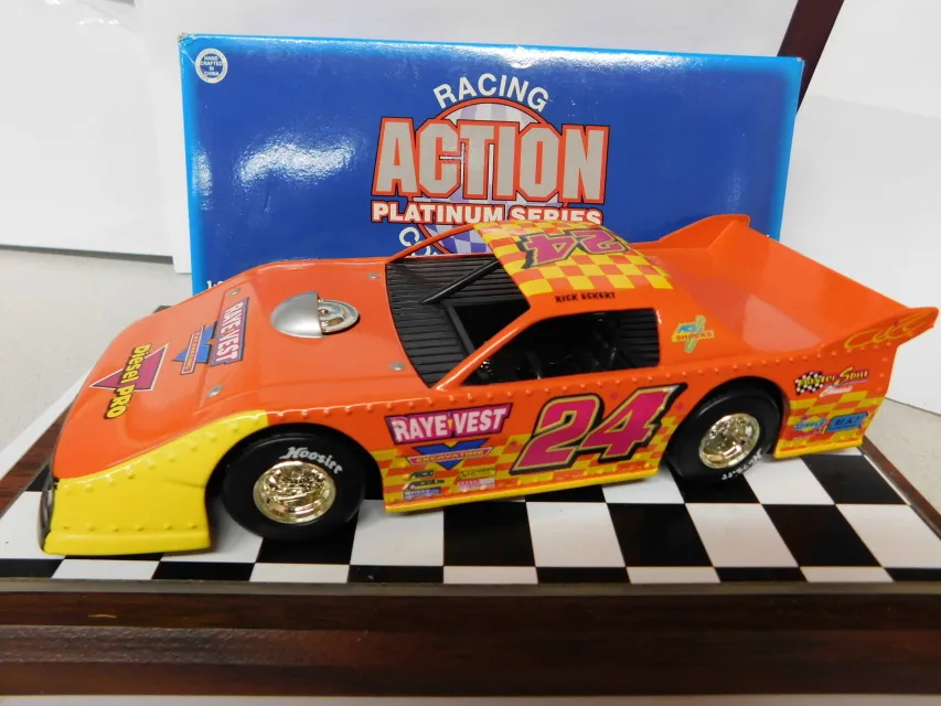 /img/45281-rick-eckert-diecast-fake-model.webp