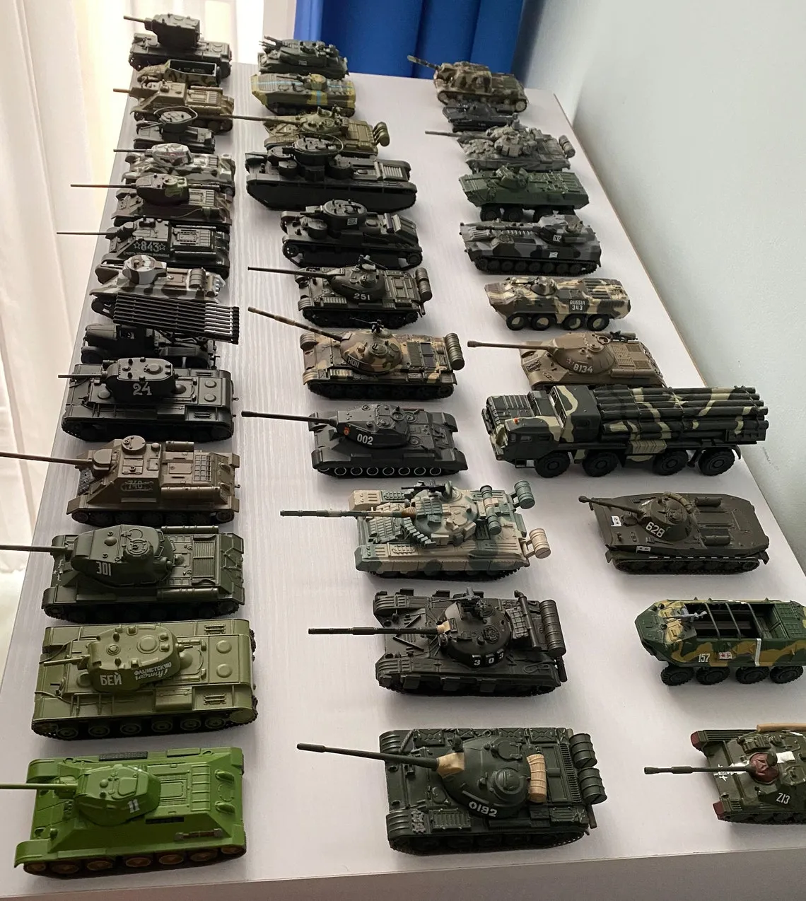 /img/45282-diecast-tank-models-buy.webp