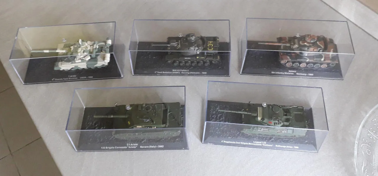 45282 scale model tank