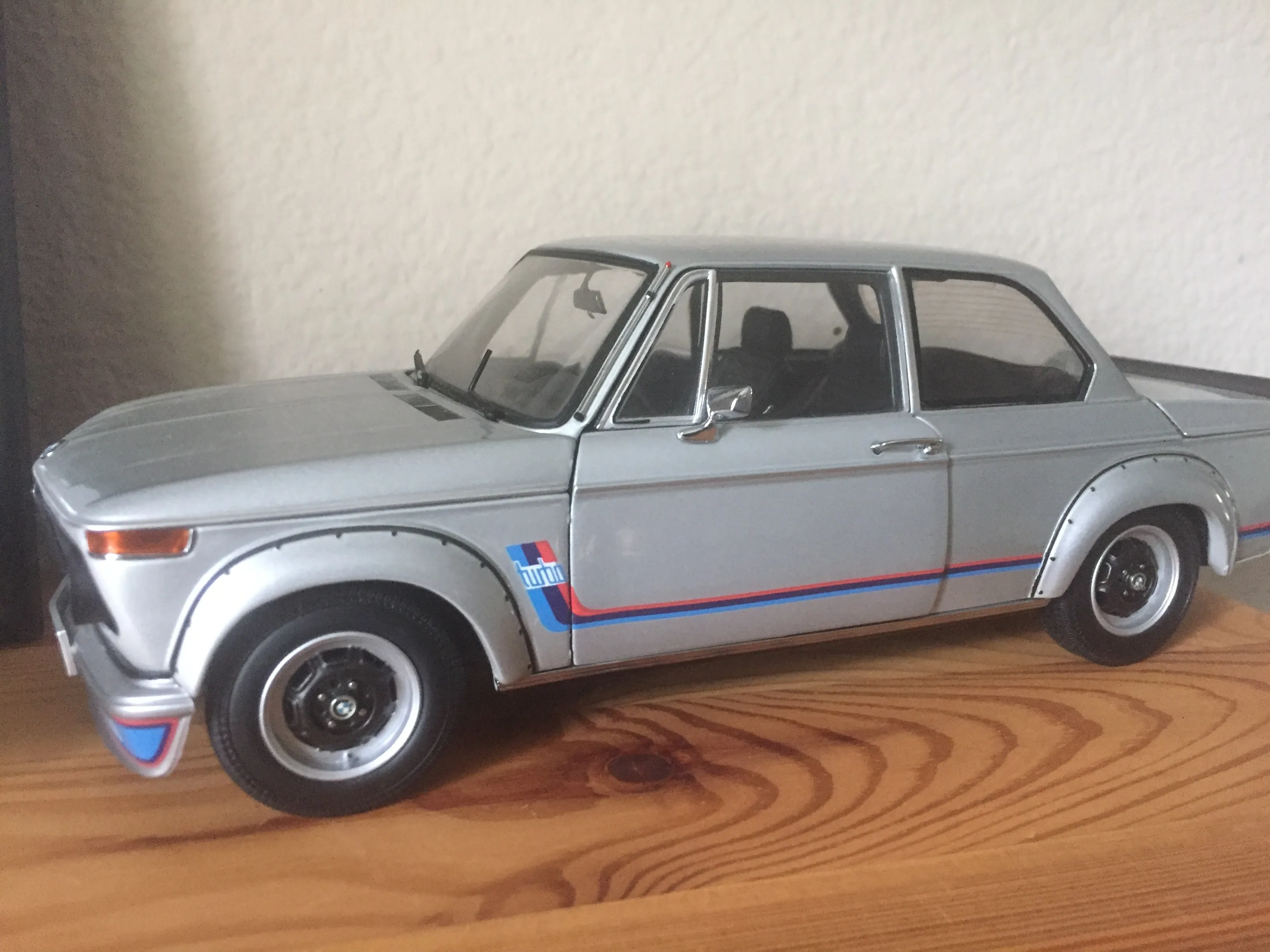 /img/45285-bmw-2002-diecast-collection.webp
