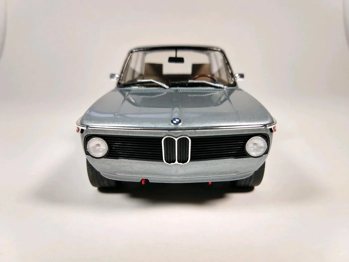 45285 bmw 2002 tii diecast