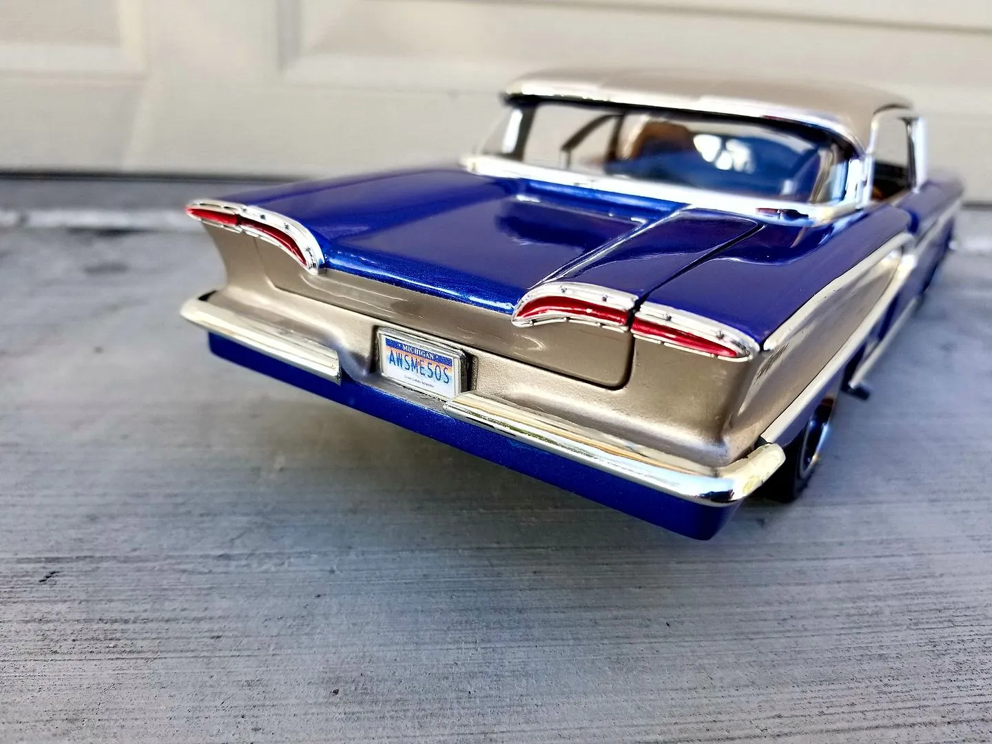 45287 diecast model trimming