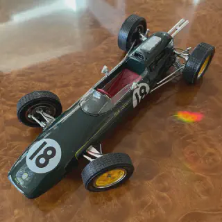 /img/45297-diecast-car-detail.webp