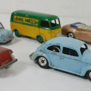 /img/45303-diecast-toy-collection.webp