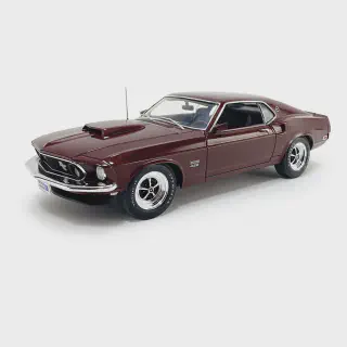 /img/45312-diecast-model-cleaning.webp