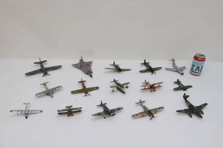 /img/45323-diecast-airplane-collection.webp