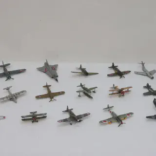 /img/45323-diecast-airplane-collection.webp