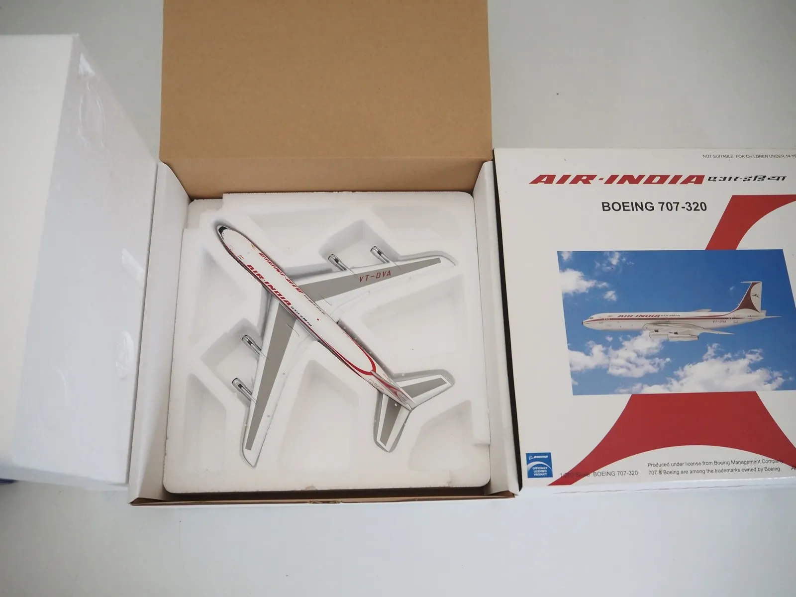 45323 diecast airplane details
