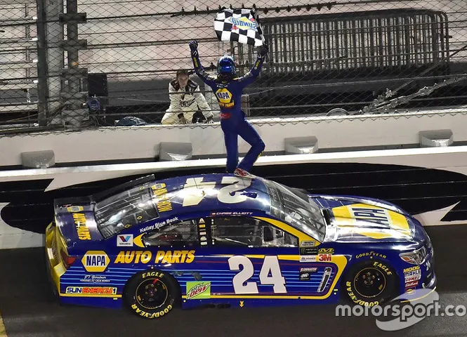/img/45324-chase-elliott-celebration.webp