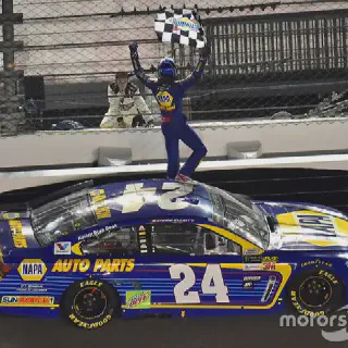 /img/45324-chase-elliott-celebration.webp