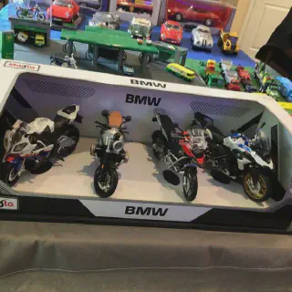 /img/45334-diecast-motorcycle-collection.webp
