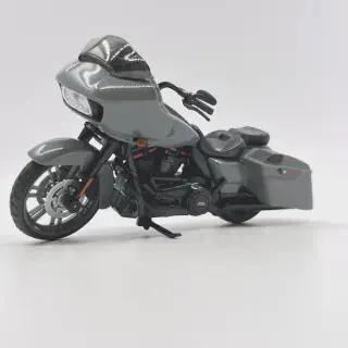 /img/45346-road-glide-diecast-display.webp