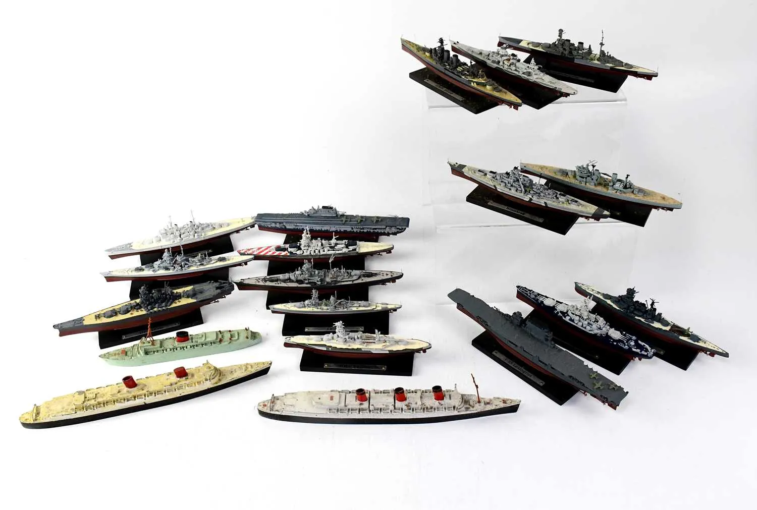 /img/45350-diecast-cruise-ship-cleaning.webp