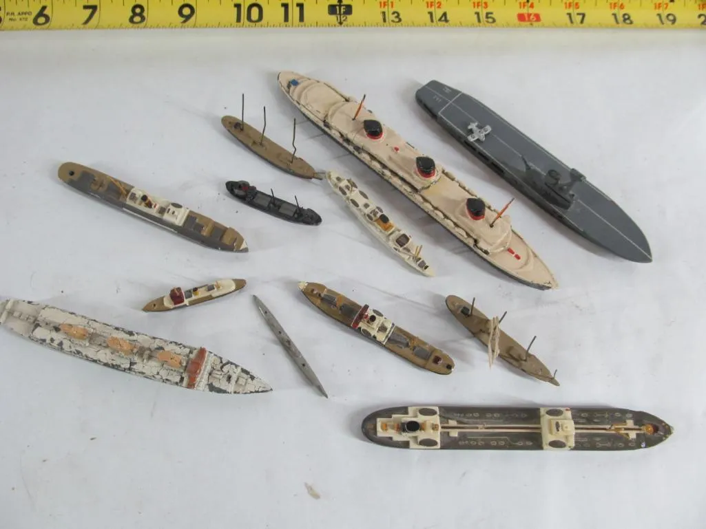 45350 diecast cruise ship display