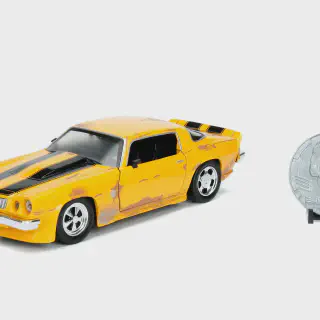 /img/45358-diecast-79-camaro-packaging.webp