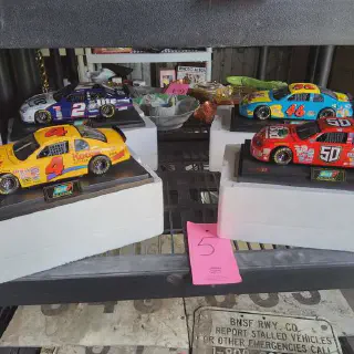/img/45359-nascar-diecast-cars-auction.webp