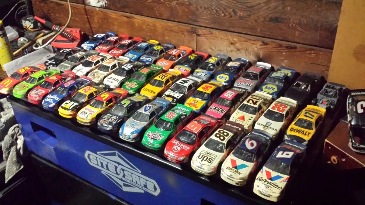45359 nascar diecast cars scale