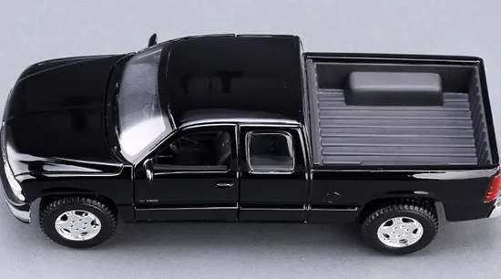 45371 2003 silverado diecast