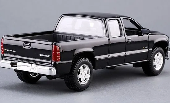 45371 2007 silverado diecast
