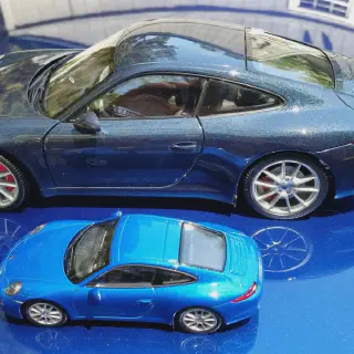/img/45378-porsche-4s-diecast-collection.webp