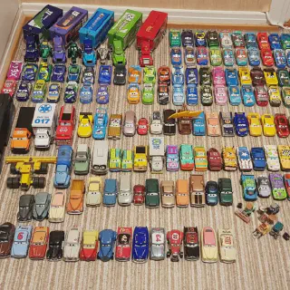 /img/45390-cars-3-diecast-store.webp