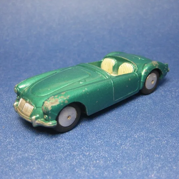 45396 gold diecast car 1